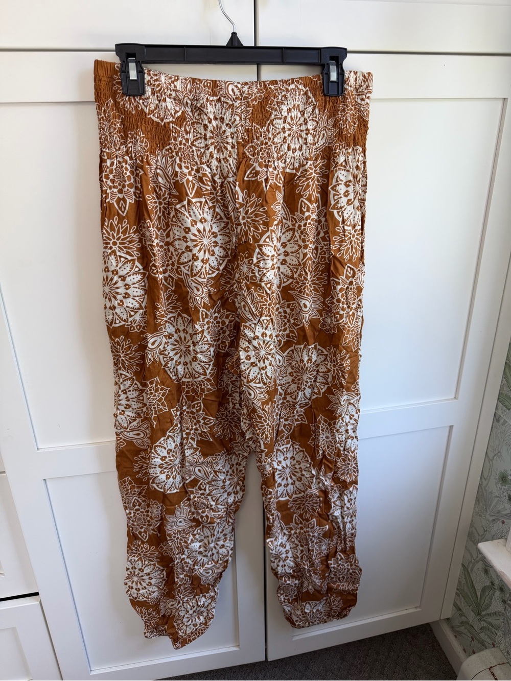 Women’s Brown Floral Smocked Waist Relaxed Joggers